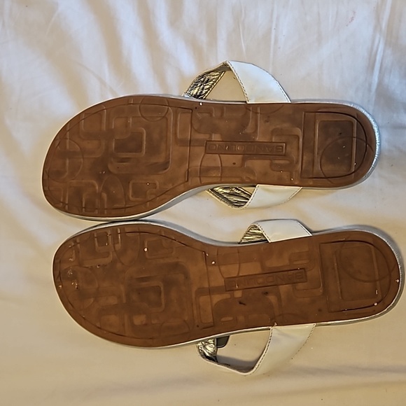 Silver Bandolino Sandels Size 9 - Picture 2 of 7